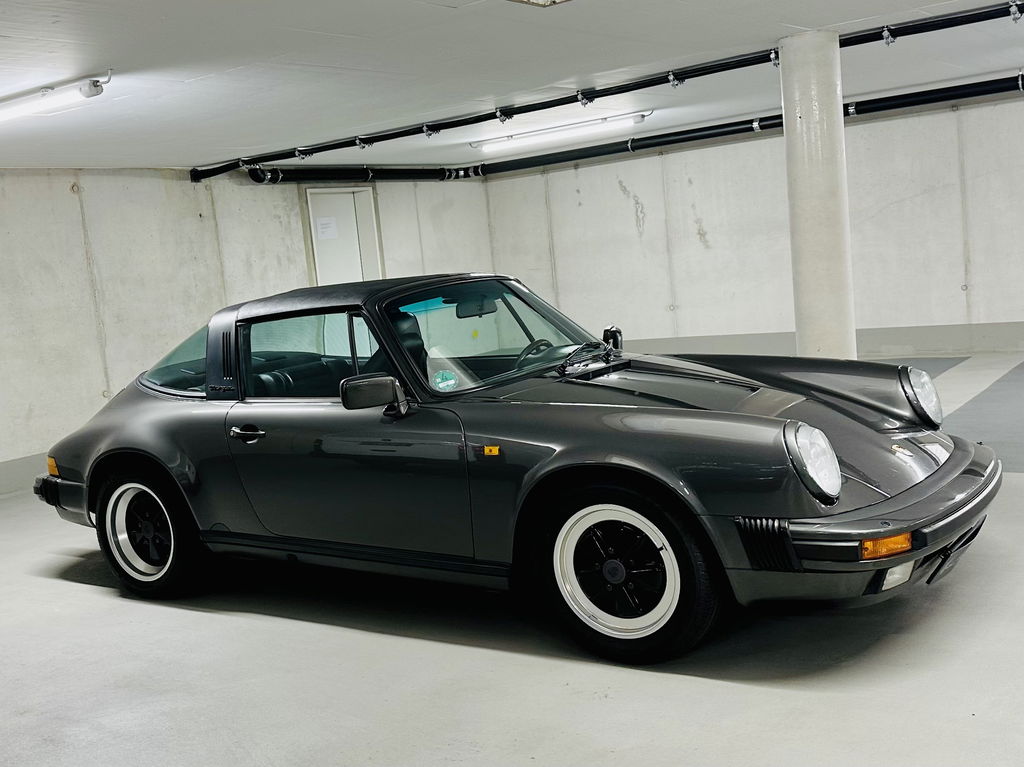 Porsche 911 Carrera 3.2