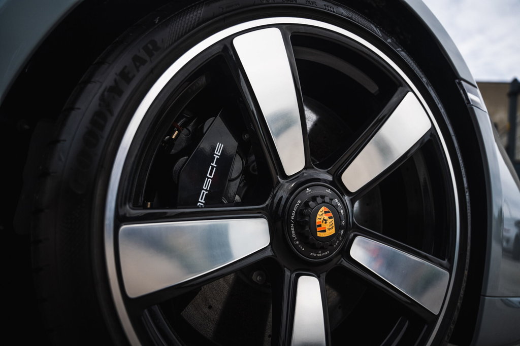Porsche 992 Sport Classic