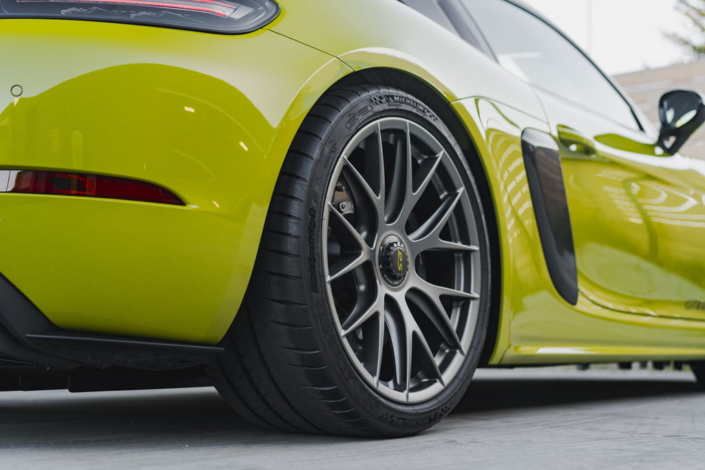 Porsche 718 Cayman GT4 RS