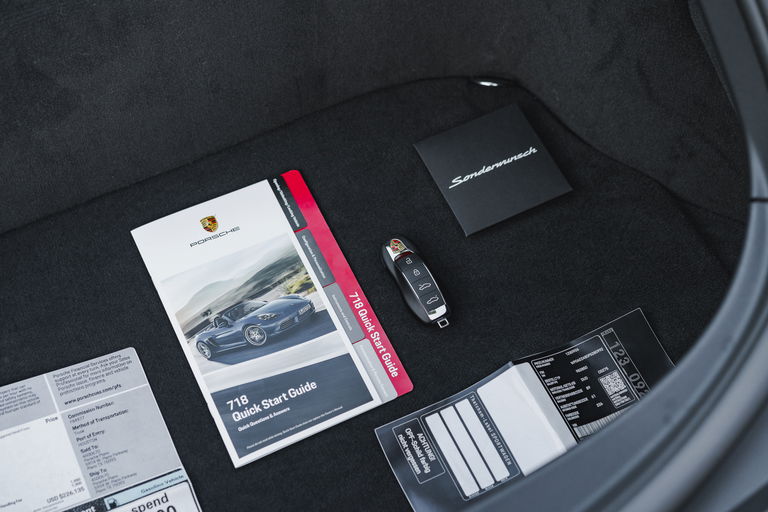 Porsche 718 Cayman GT4 RS