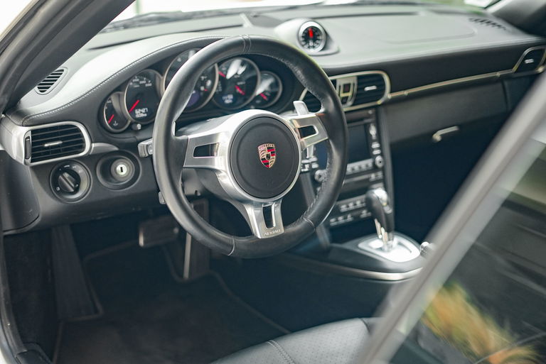 Porsche 997.2 Carrera GTS