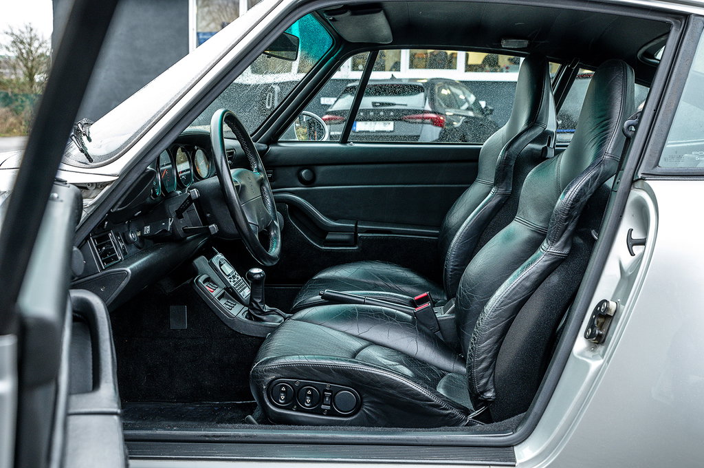 Porsche 993 Carrera 4S