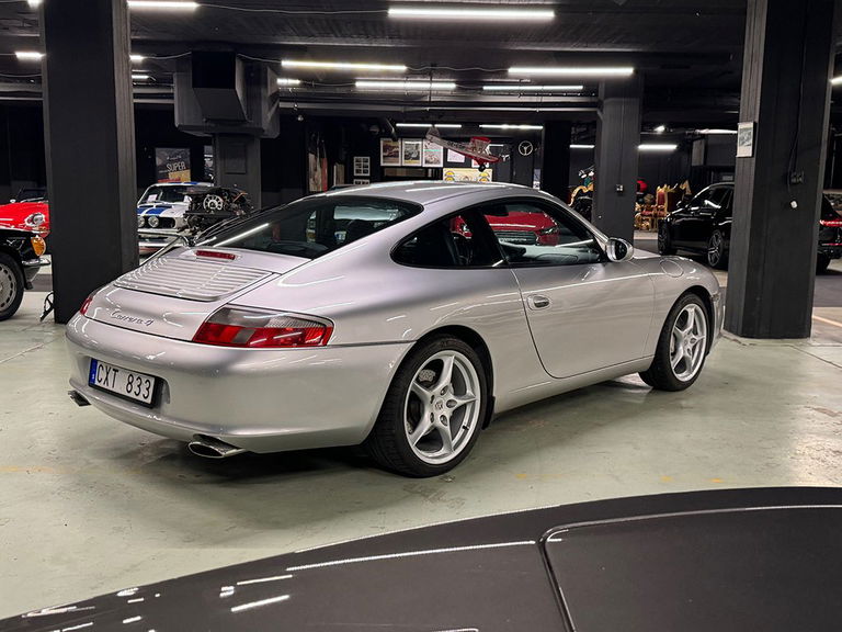 Porsche 996 Carrera 4