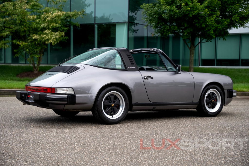 Porsche 911 Carrera 3.2 (US)