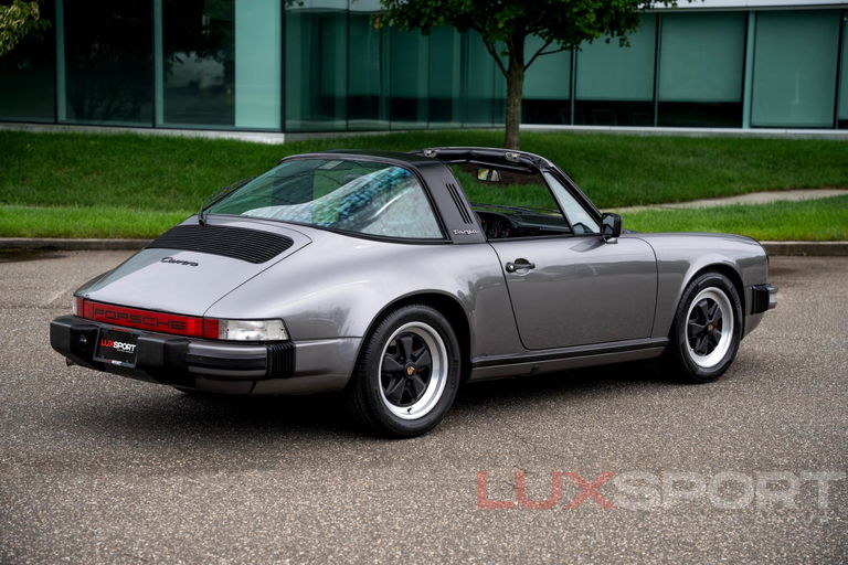 Porsche 911 Carrera 3.2 (US)