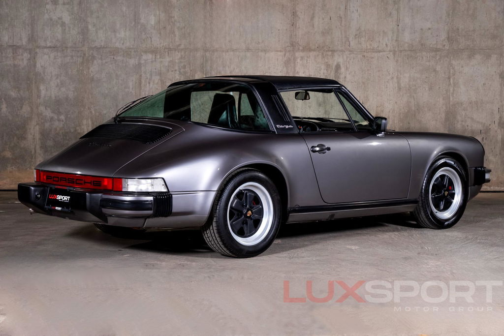 Porsche 911 Carrera 3.2 (US)
