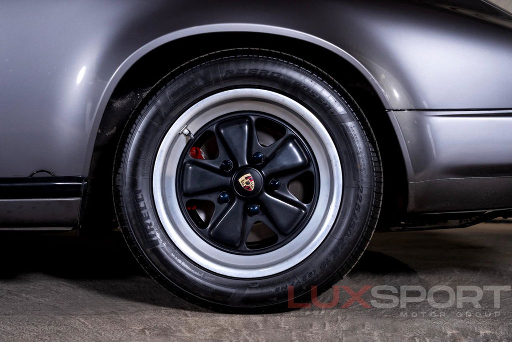 Porsche 911 Carrera 3.2 (US)