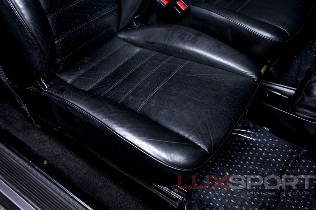 Porsche 911 Carrera 3.2 (US)