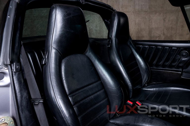 Porsche 911 Carrera 3.2 (US)