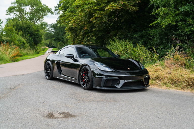 Porsche 718 Cayman GT4