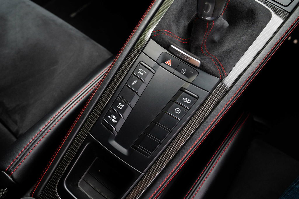 Porsche 718 Cayman GT4