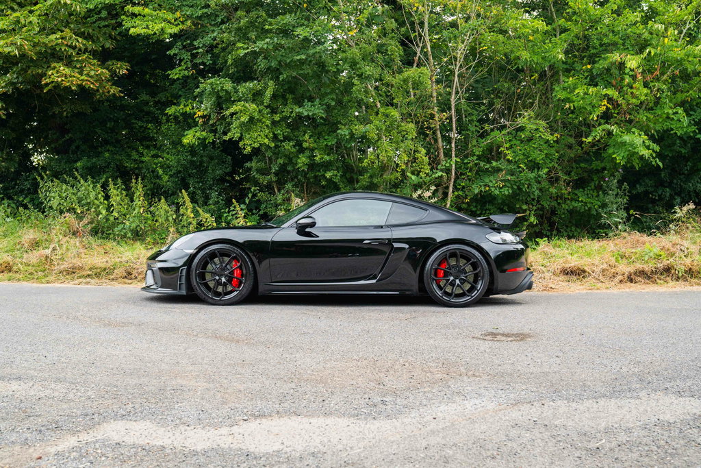 Porsche 718 Cayman GT4