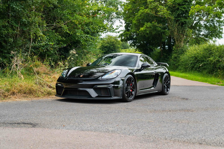 Porsche 718 Cayman GT4