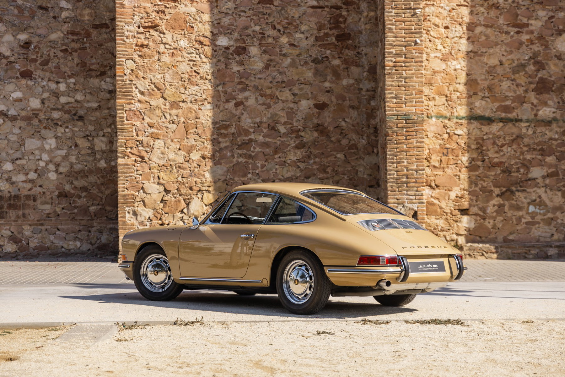 Porsche 911 (F-Modell) 1967 - elferspot.com - Marketplace for