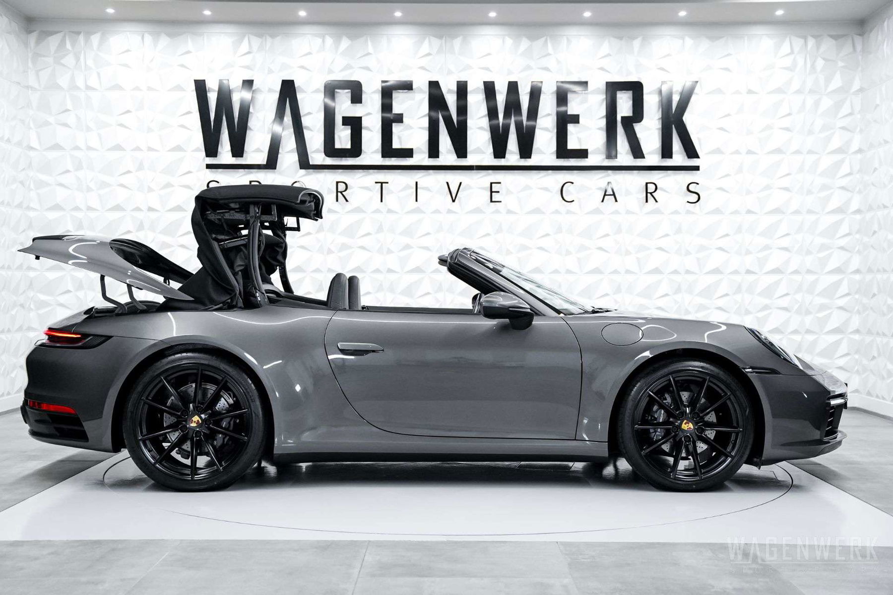 Porsche 992 Carrera 2020 - elferspot.com - Marketplace for