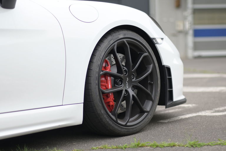 Porsche 718 Cayman GT4