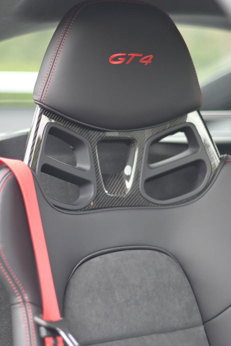 Porsche 718 Cayman GT4