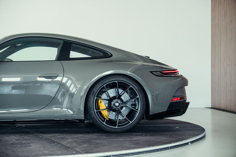 Porsche 992 GT3 Touring