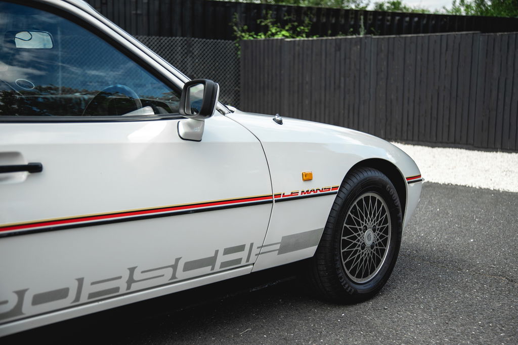 Porsche 924