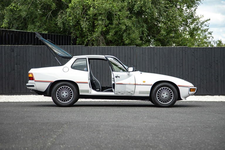 Porsche 924