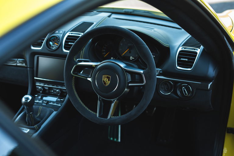 Porsche 981 Cayman GT4