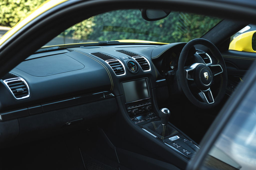 Porsche 981 Cayman GT4
