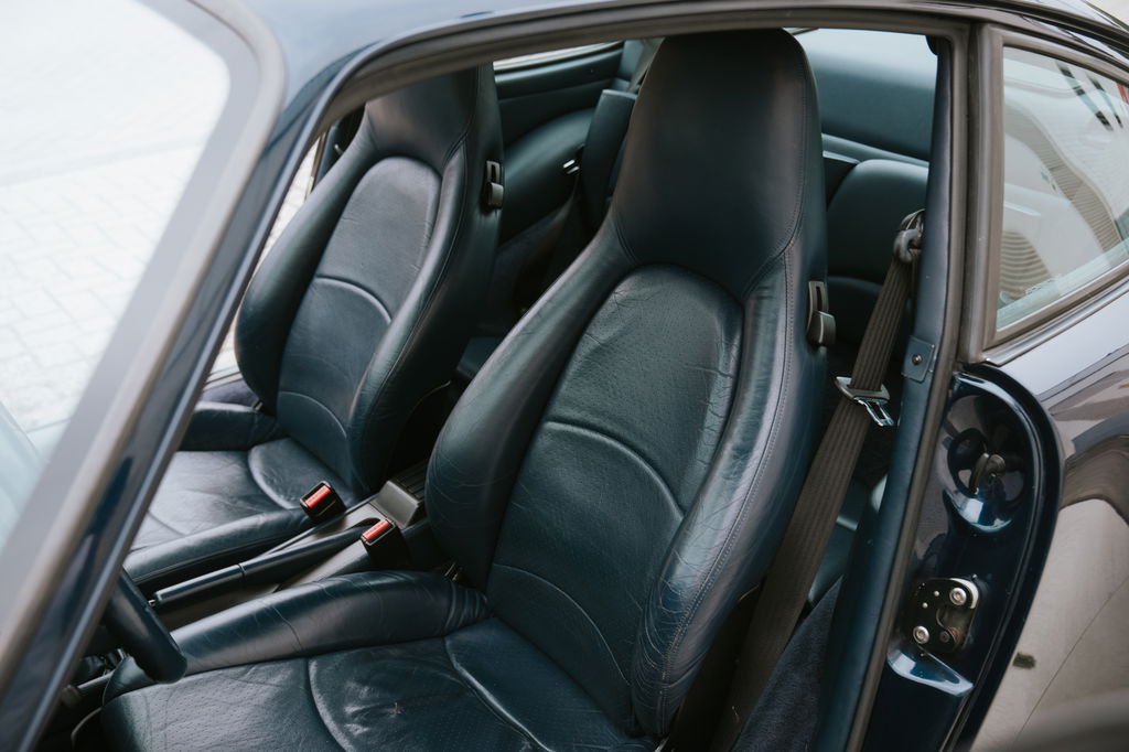 Porsche 993 Carrera 4