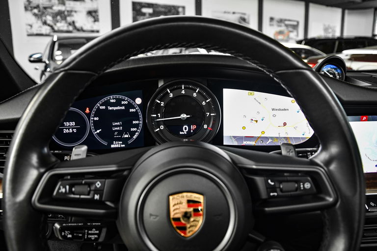 Porsche 992 Carrera 4S