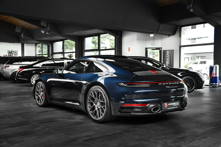 Porsche 992 Carrera 4S