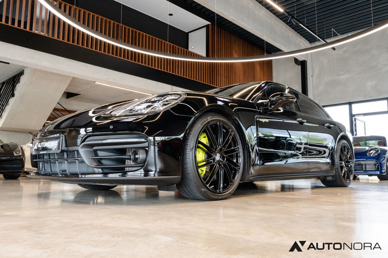 Porsche Panamera 4 E-Hybrid
