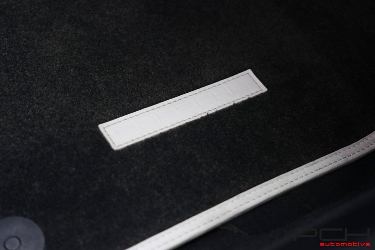 Porsche 981 Cayman GT4