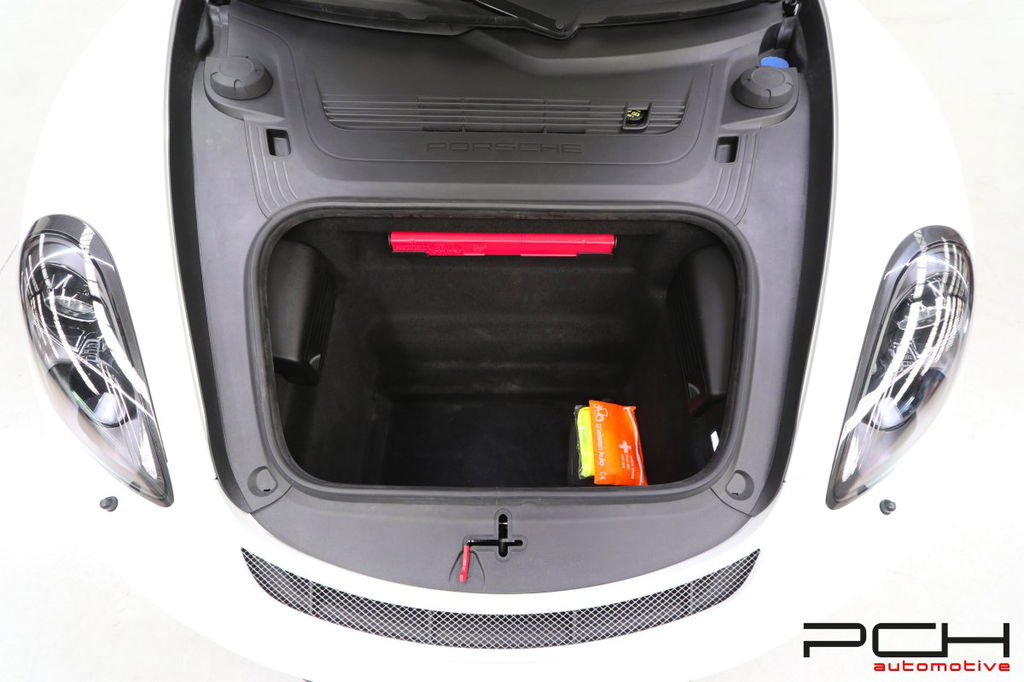 Porsche 981 Cayman GT4