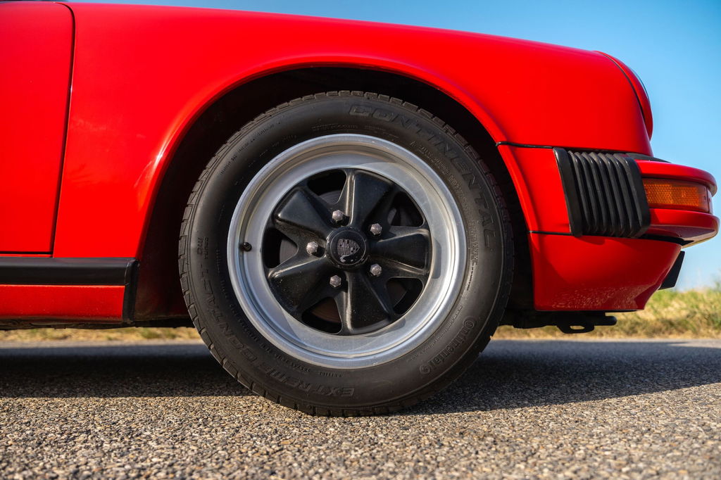 Porsche 911 Carrera 3.2