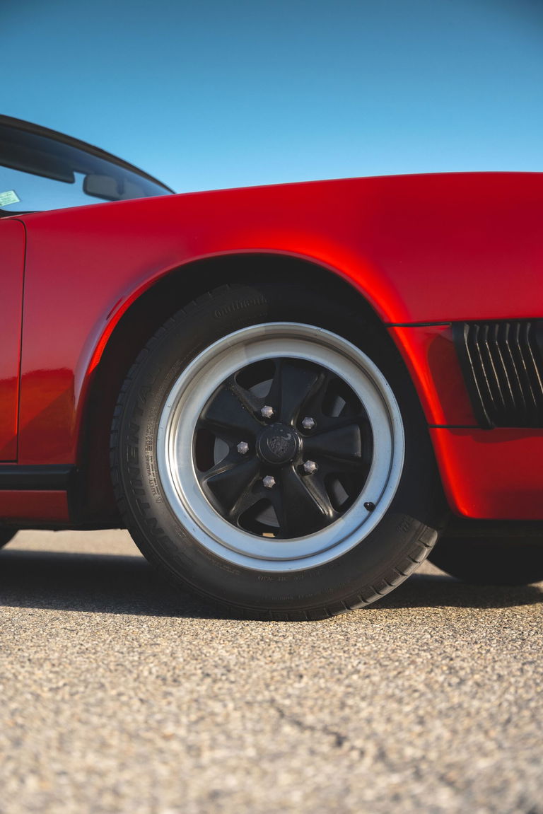 Porsche 911 Carrera 3.2