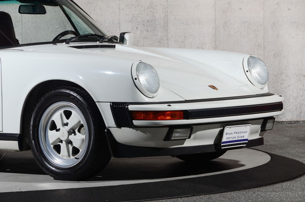 Porsche 911 Carrera 3.2 (US)
