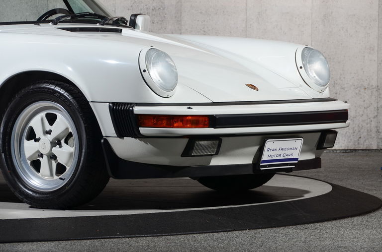 Porsche 911 Carrera 3.2 (US)