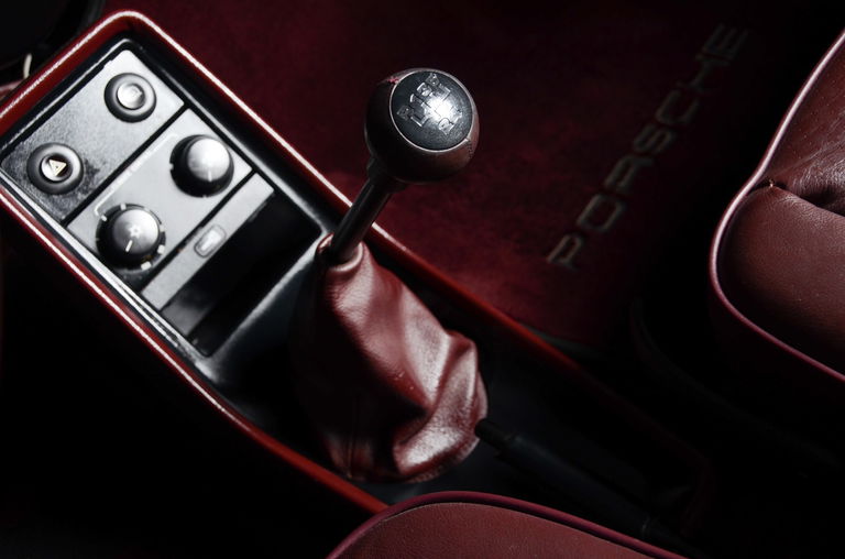 Porsche 911 Carrera 3.2 (US)