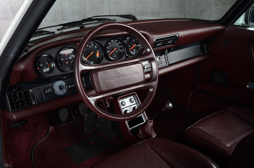 Porsche 911 Carrera 3.2 (US)