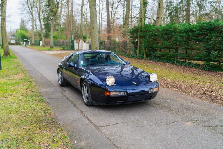 Porsche 928 GTS