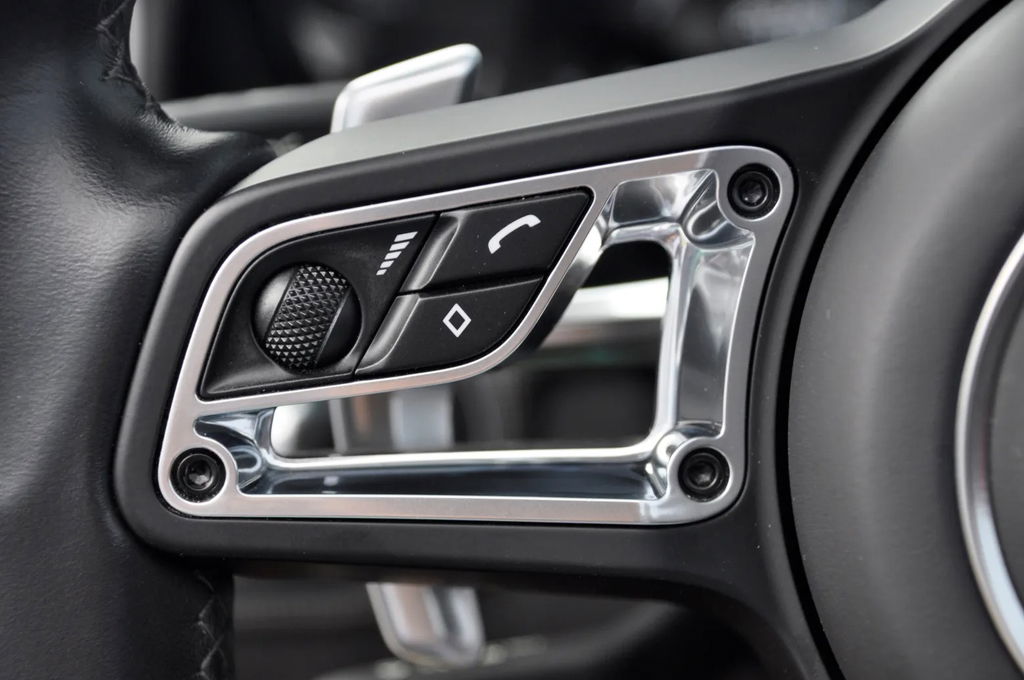 Porsche 991.2 Carrera GTS