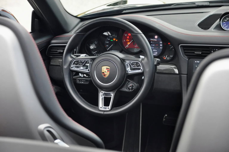 Porsche 991.2 Carrera GTS