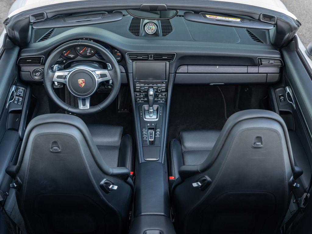 Porsche 991 Carrera GTS