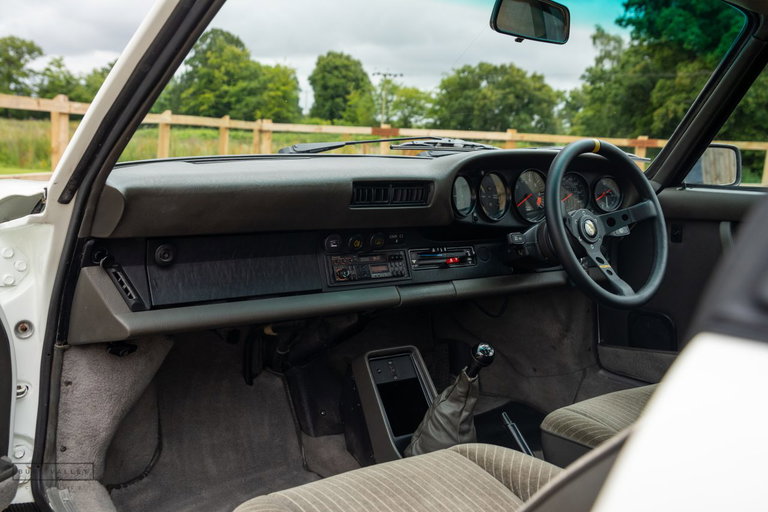 Porsche 911 Carrera 3.2