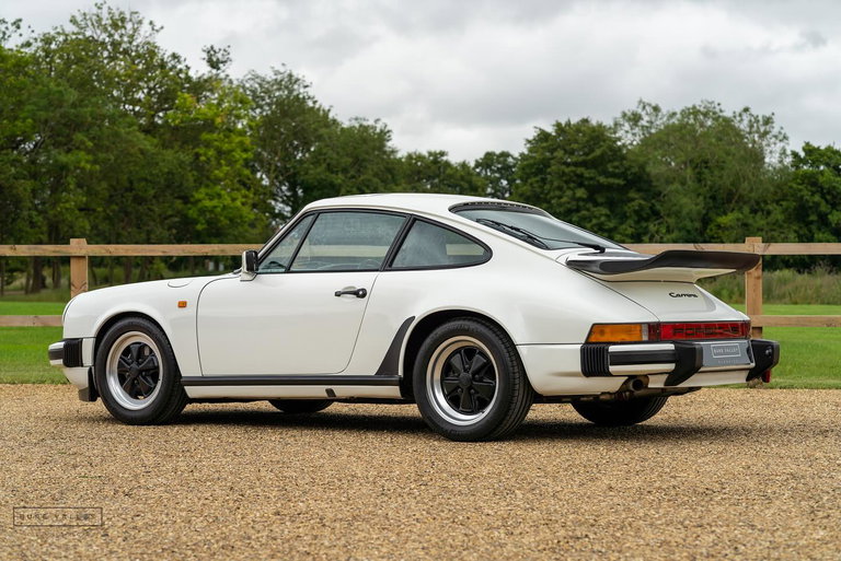 Porsche 911 Carrera 3.2