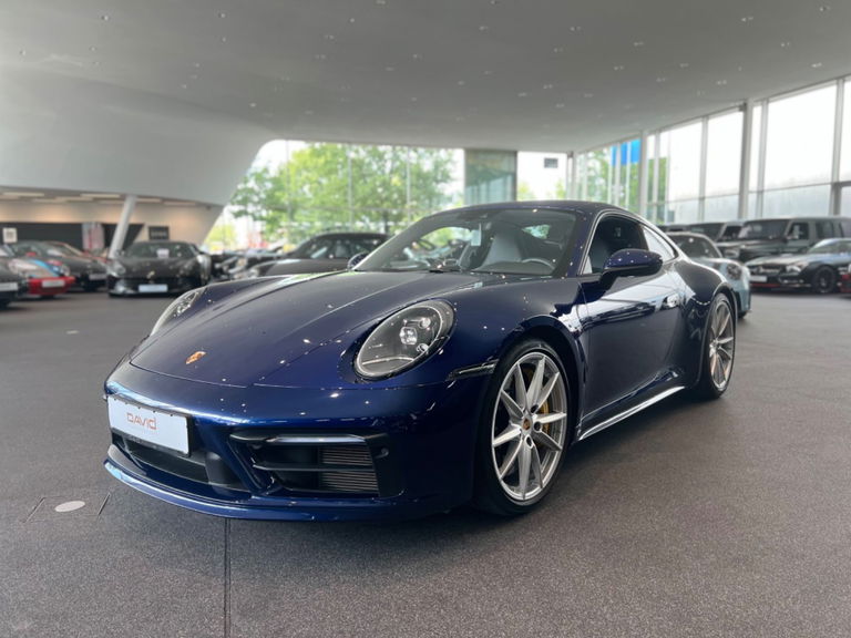 Porsche 992 Carrera 4S