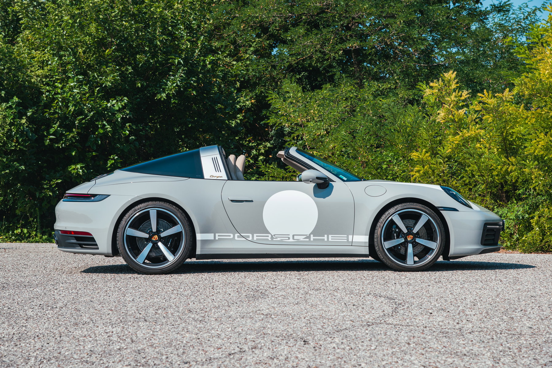 Porsche 992 Heritage Design Edition 2021 - elferspot.com