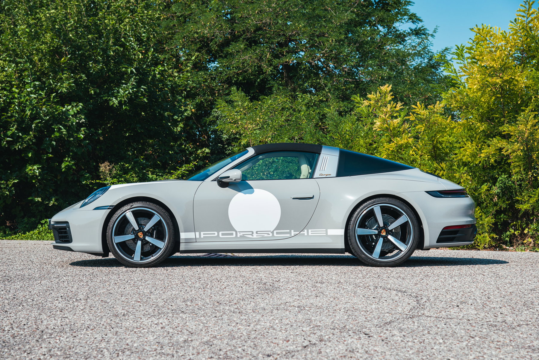 たろちゃページです。 Porsche 992 Heritage Design Edition 2021 - elferspot.com