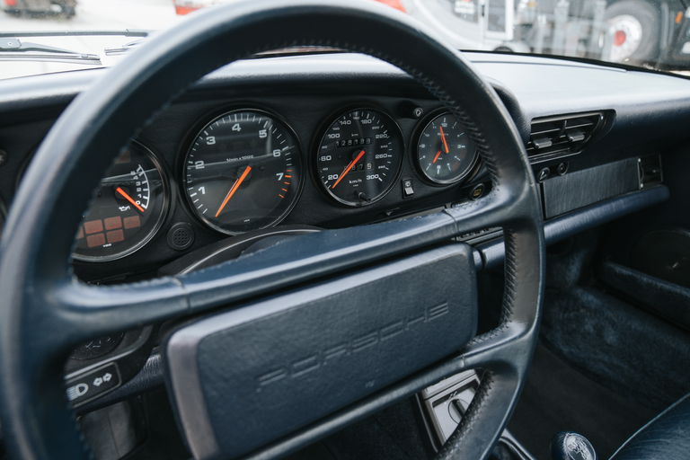 Porsche 964 Carrera 4