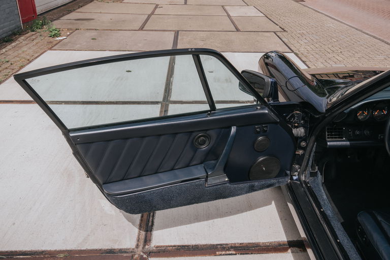 Porsche 964 Carrera 4