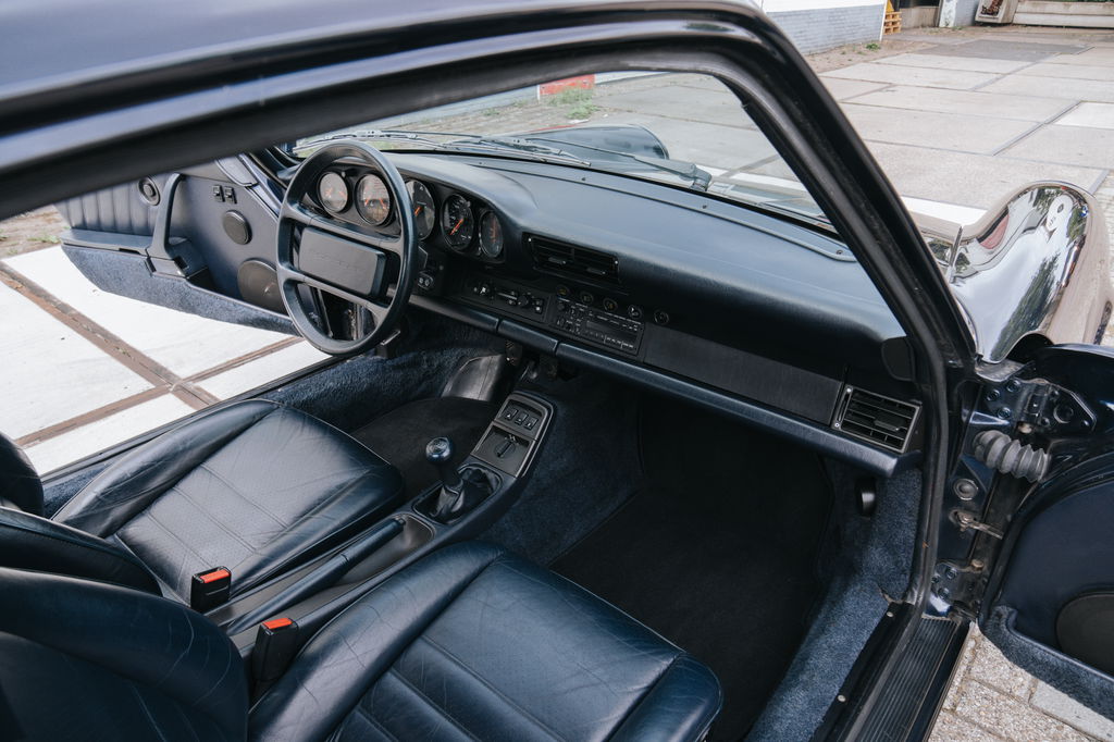 Porsche 964 Carrera 4